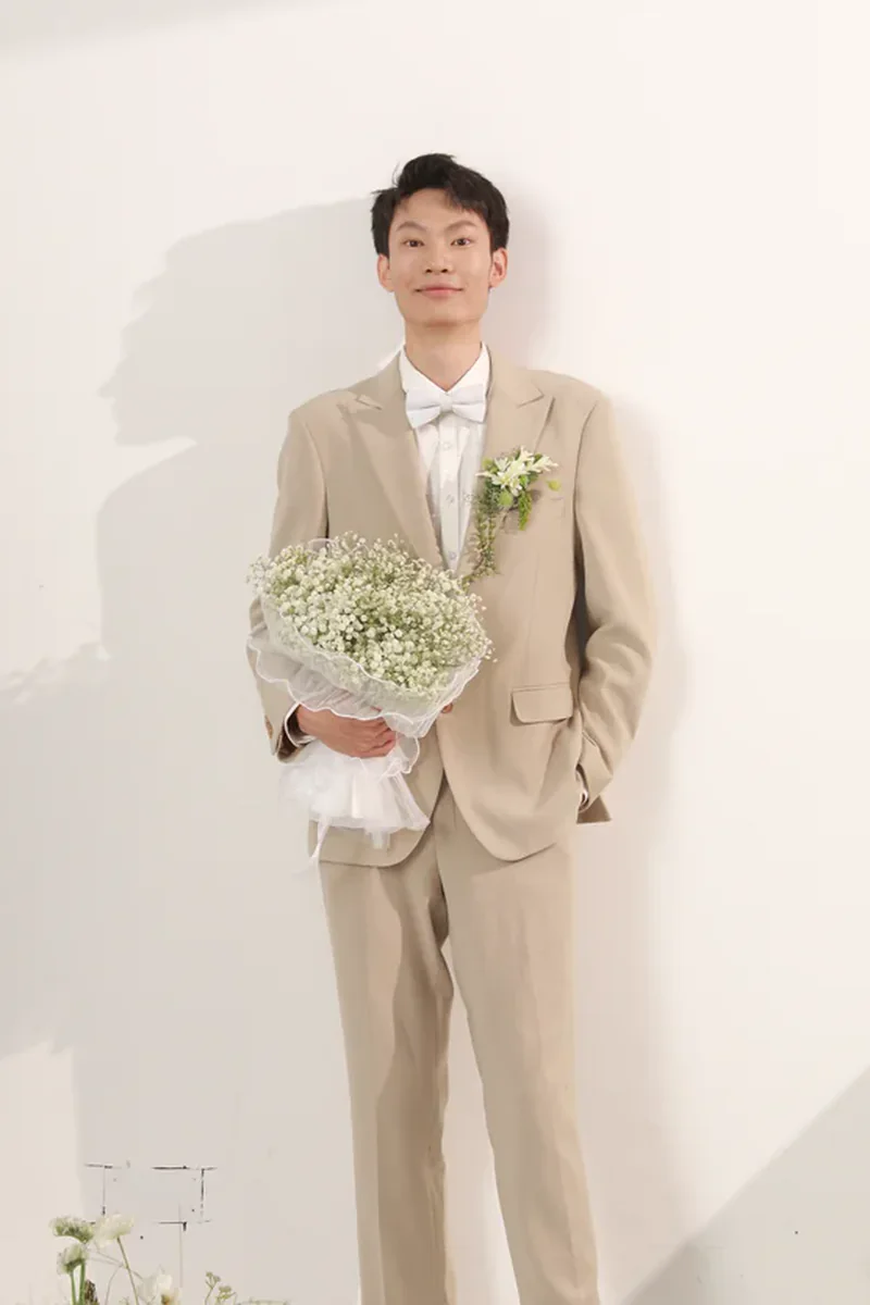 新郎婚纱照